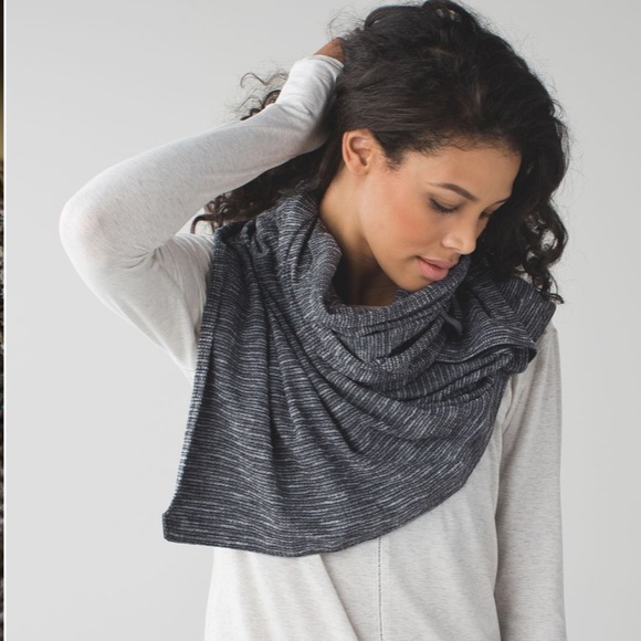 Lululemon Vinyasa Scarf, Coco Pique Black White, New condition w/ tags attached - Picture 15 of 16